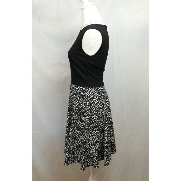 Diane von furstenberg DVF Jennie leopard mini dress. Size 0 - Picture 4 of 6